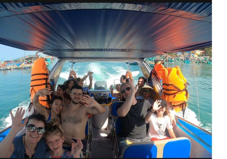 Hoi An/Da Nang: Snorkelling & Island-Hopping Speedboat Tour - Safety, equipment, and the seasickness factor
