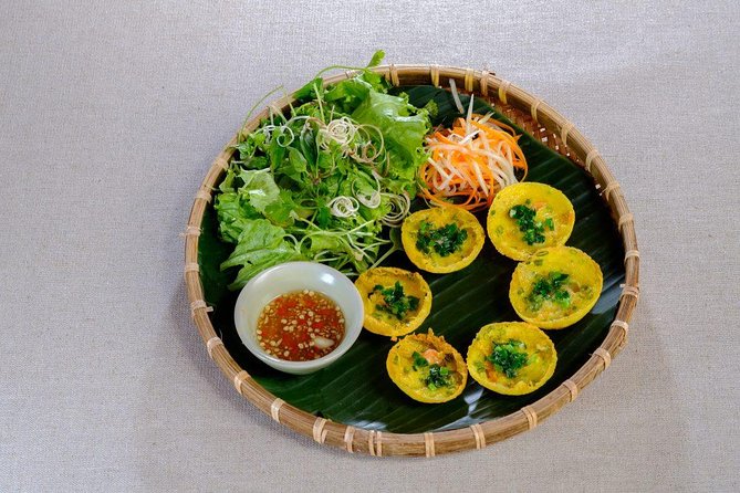 Hoi An Food Tour by Motorbike with Tastings and Dinner - Logistics That Matter: Pickup, Helmet, Duration, and Group Size