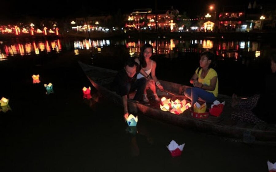 Hoi An: Hoai River Night Boat Trip and Floating Lantern - Lighting Your Flower Lantern Wish: The Moment You Remember