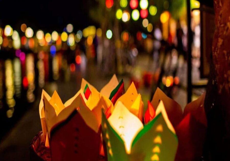 Hoi An: Hoai River Night Boat Trip and Floating Lantern - After the Boat: Night Market Stroll and Souvenir Browsing