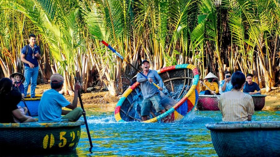 Hoi An: Hoi An Basket Boat Ride in Water Coconut Forest - Music and Noise: The One Real Trade-Off