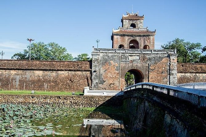 Hoi An: Imperial Hue And Hai Van Pass Full-day Tour - Khai Dinh Royal Tomb: feng shui design and a quieter ending