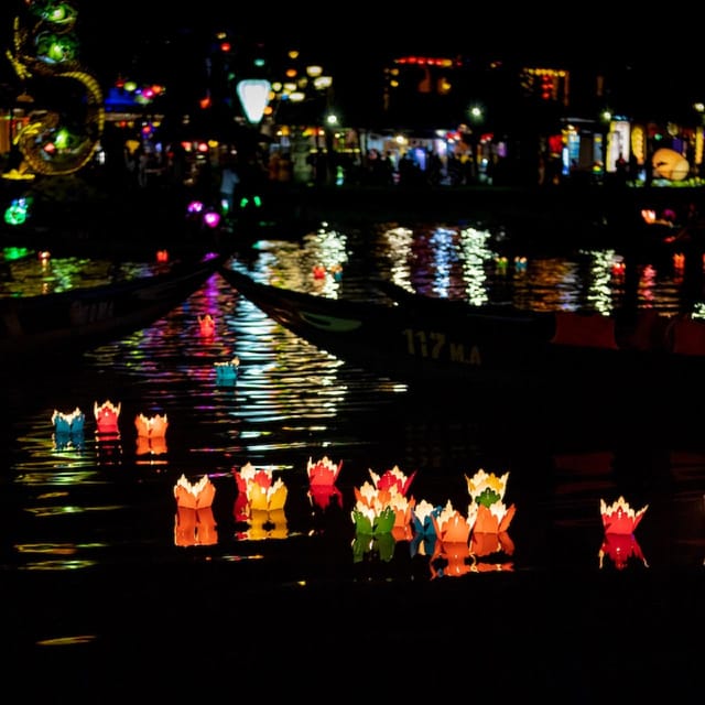 Hoi An Lantern Boat Ride on the Thu Bon River - What the Old Town Looks Like After Dark