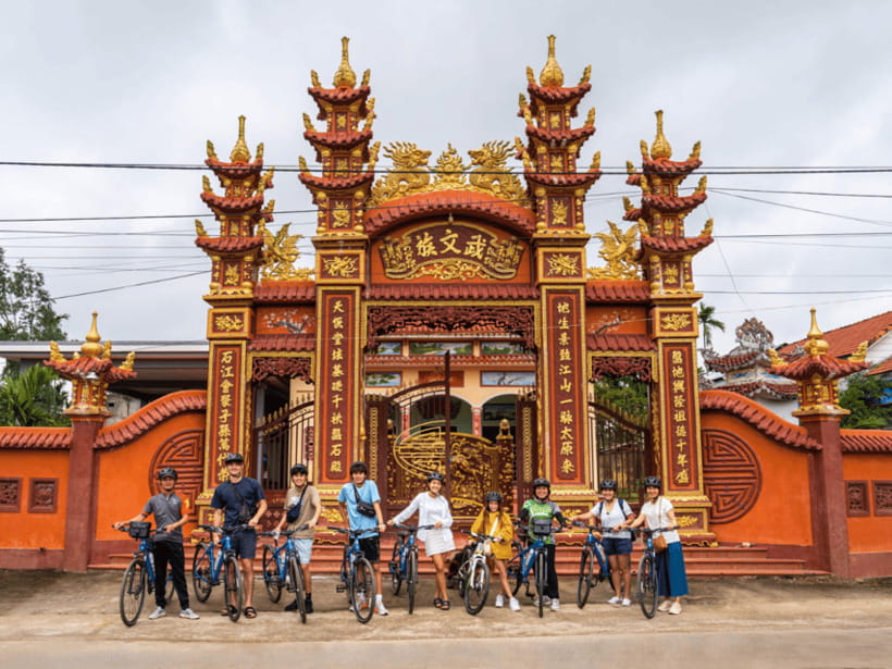 Hoi An: Morning Countryside Tour by Bike - Rice wine at a family distillery: tasting the whole process