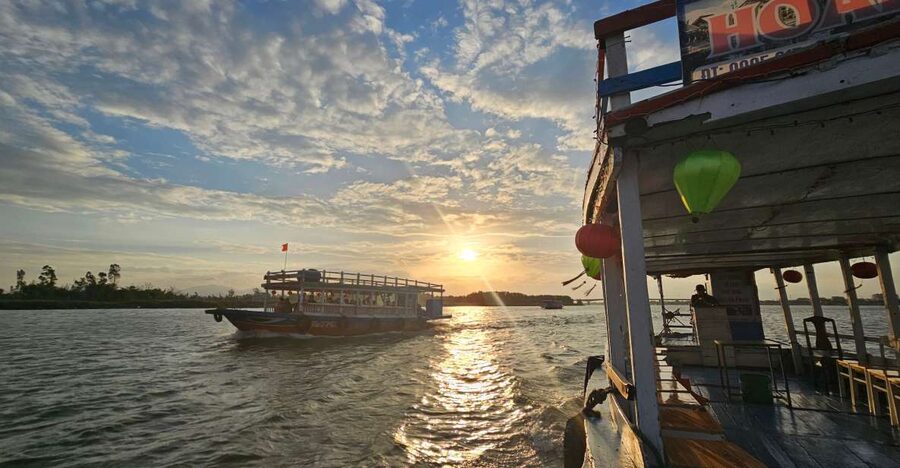 Hoi An: My Son Sanctuary & Sunset River Cruise BBQ or Banhmi - My Son Sanctuary visit: temples, atmosphere, and the Cham performance