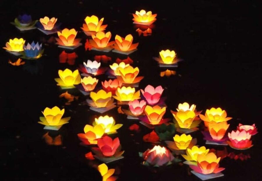 Hoi An: Night Boat Trip and Release Lantern at Hoai River - Boarding and group size: why your ride won’t feel too crowded