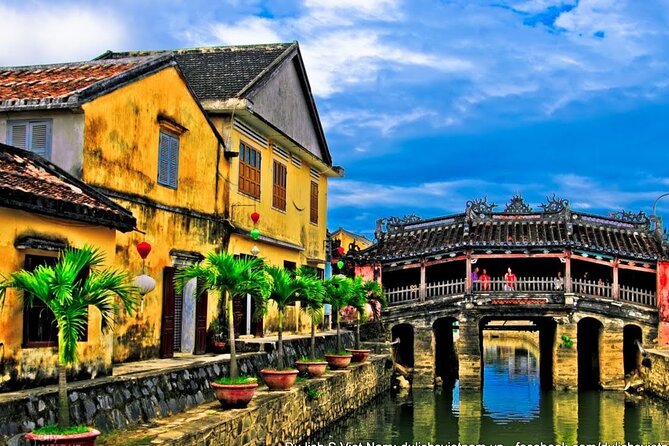 Hoi An Night Market - Ancient Town street food tours by Night - Dumplings and pork, where the night’s main flavors show up