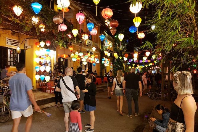 Hoi An Night Market with Hoi an walking Tour , Colourful Lanterns, Boat Ride - Guides are the difference: what to look for