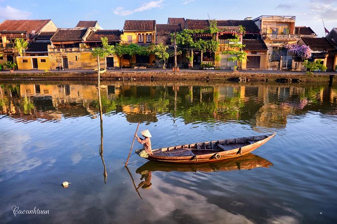 Hoi An Old Town and local Food - Japanese Covered Bridge and Fujian Assembly Hall: The Two Stops That Anchor Your Photos