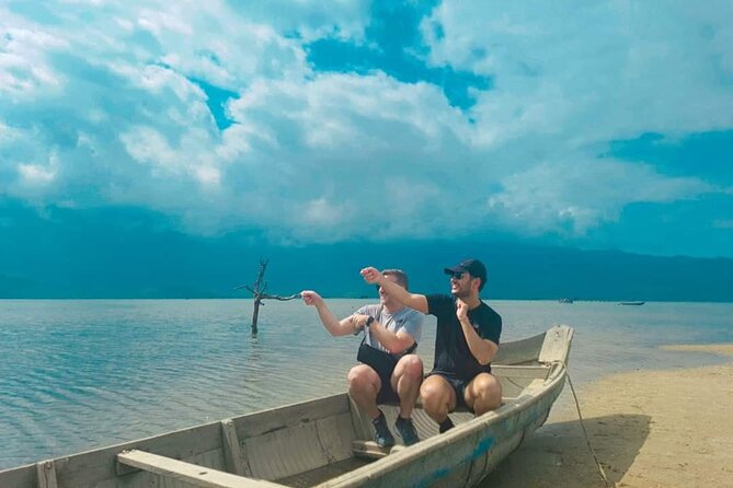 Hoi An: Private Car To Hue via Many Attraction(One-way) - Pickup in Hoi An, then you hand off the driving work