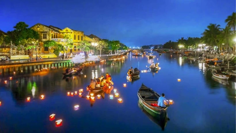 Hoi An: River Lantern Boat Experience with Free 5G eSIM - Night market stroll after the boat: where to spend your energy