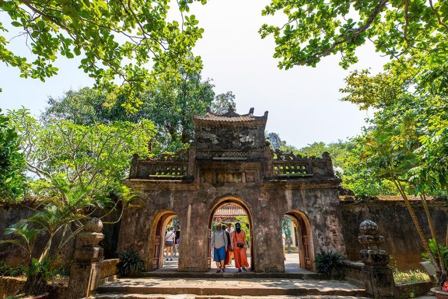 Hoi An: Secrets Of The Marble Mountains & Linh Ung Pagoda - Linh Ung Pagoda on Son Trà Peninsula and the Lady Buddha Statue