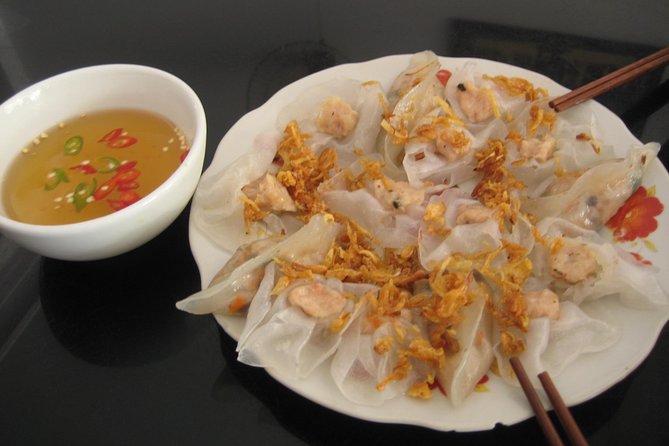 Hoi An Street Food Tour- Eat Like A Local - Five Hoi An bites, one guided walk in the late evening