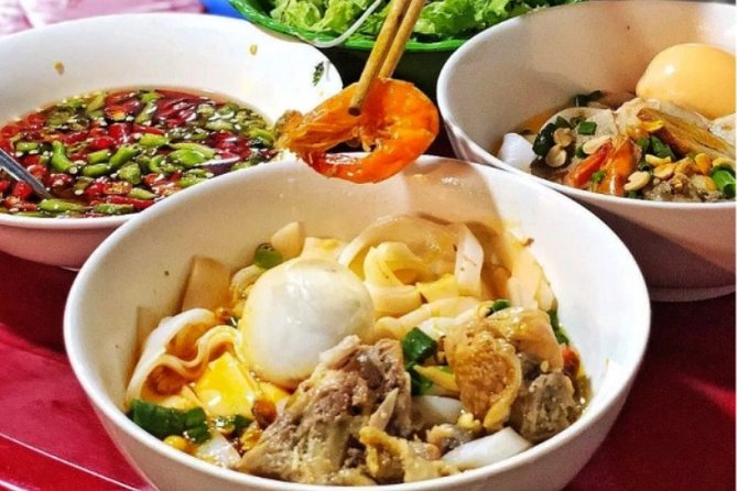Hoi An Street Food Tour- The Real Taste Of Hoi An - Stop 2: Bánh Mì Phượng, the break that proves why Hoi An is famous