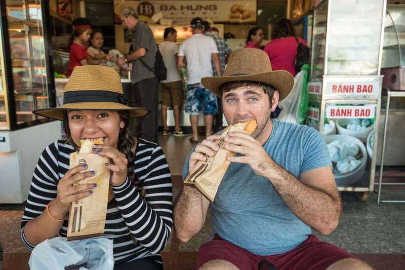 Hoi An: Sunset Food Tasting Tour - Sunset Street Food in Hoi An, From Post Office to Old Town Alleys