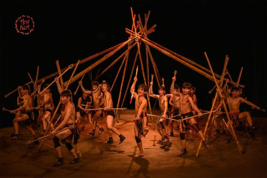 Hoi An: Teh Dar Vietnamese Bamboo Circus at Lune Center - Teh Dar at Hoi An Lune Center: the setting that makes it feel different