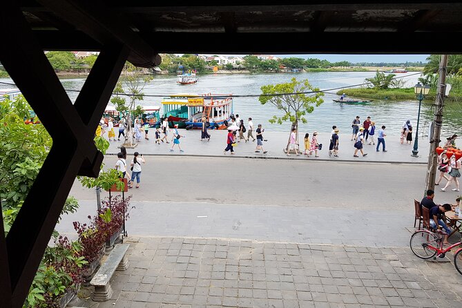 Hoi An town private walking tour with boat trip - A Local Show Moment and a Mot Herbal Tea Break