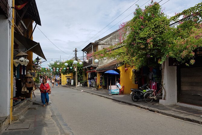 Hoi An town private walking tour with boat trip - Japanese Covered Bridge Views, Plus a River Look From the Boat