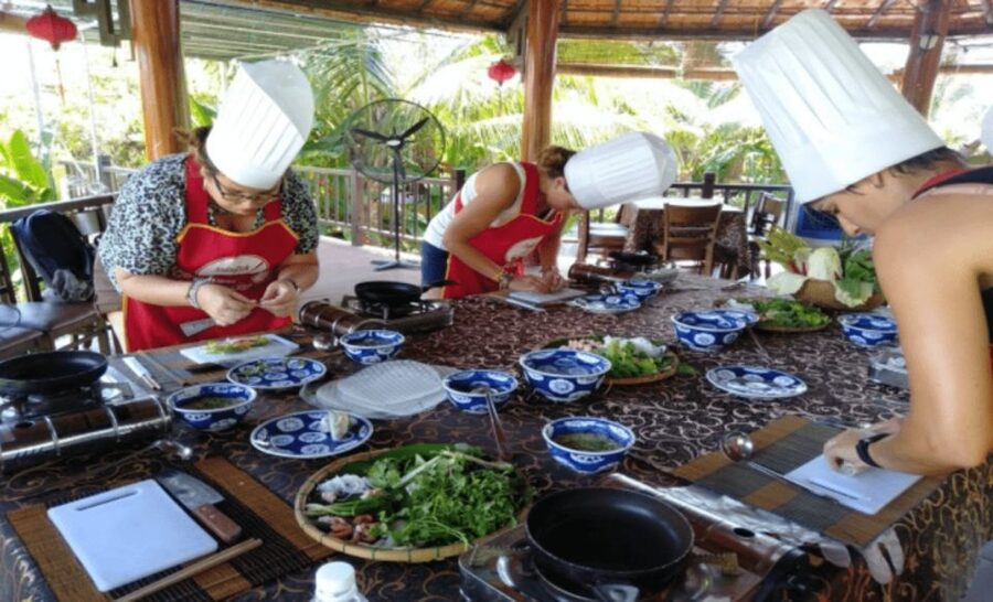 Hoi An: Traditional Cooking Class & meal with Local Family - Where you’ll be cooking: Cam Thanh and Tra Que Herbs Garden