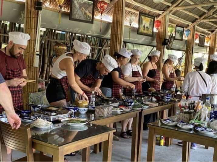 Hoi An: Vegetarian Cooking Class w Local Family and transfer - What you’ll cook: rice pancake, spring rolls, papaya salad, and a fourth dish