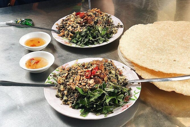 Hoi An Vespa Food Tour: Authentic & Exotic Food Culture - Stop 4 in Cam Chau: banh mi, then the crispy banh xeo moment