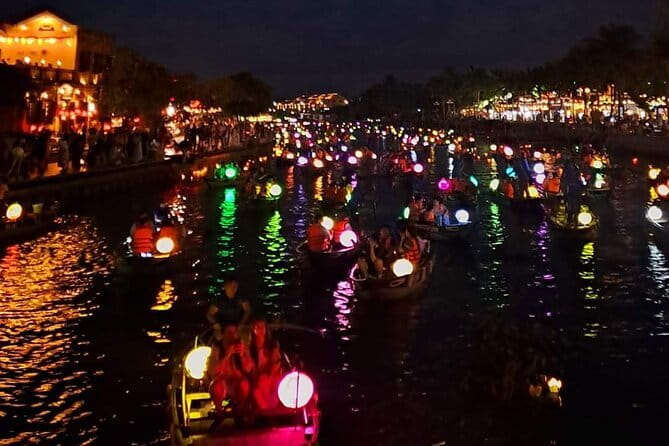 Hoi An Walking Tour, Sampan Boat Trip , Foodie Tour by Night - Historic Hoi An on Foot, With Stops That Explain the City