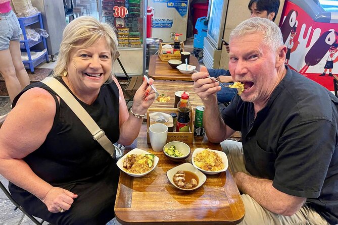 (HOT) Hanoi Guided Street Food and Train Street Tour with Local - Hanoi Train Street: What It’s Like to See the Rails Up Close
