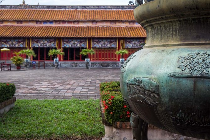 Hue City Full-Day Small Group Guided Tour - Perfume River dragon boat: a calm, scenic start