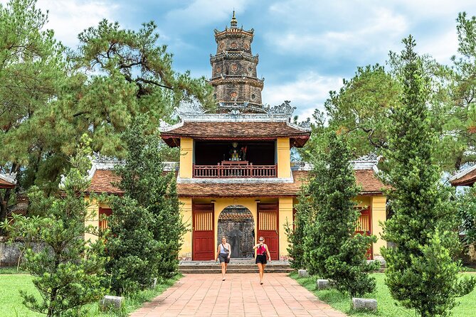 Hue City Private Tour Full Day with Tour Guide - Perfume River dragon boat at Ben Toa Kham: the day’s best reset