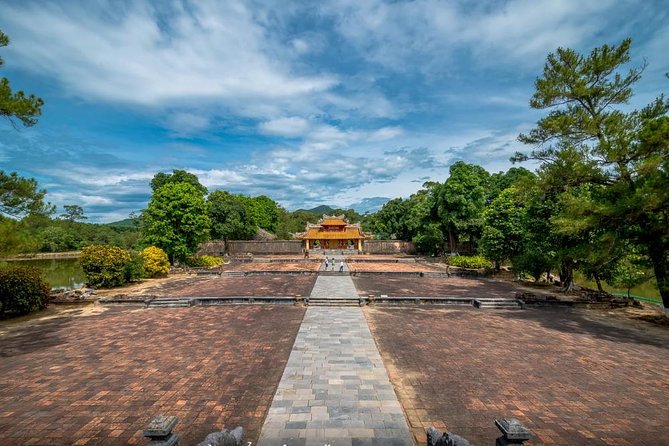 Hue City Private Tour With A Knowledgeable Tour Guide - Thien Mu Pagoda by Dragon Boat: The Perfume River Intermission