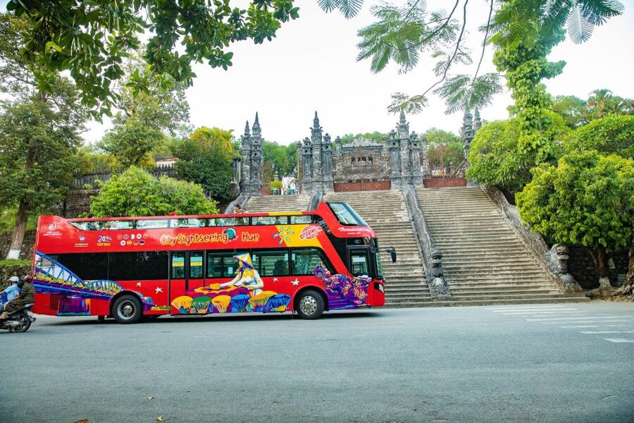 Hue: City Sightseeing Hop-On Hop-Off Bus Tour - Hue Imperial Citadel: UNESCO gates and the guard ceremony