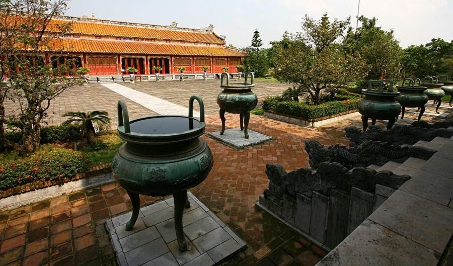 Hue Customizable Tour with Imperial Citadel & Forbidden City - Noon Gate, Flag Tower, and why ceremonies were engineered