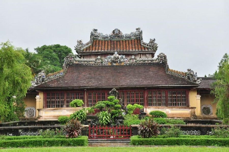 Hue Customizable Tour with Imperial Citadel & Forbidden City - Thái Hòa Palace: the coronation center that makes the complex click