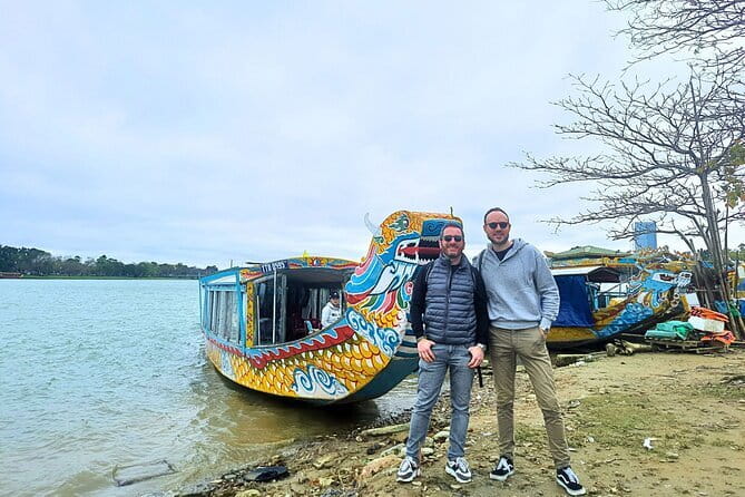 Hue Dragon Boat Tour: Perfume River, Royal Tombs, Hon Chen Temple - The value of a private dragon boat in imperial Hue