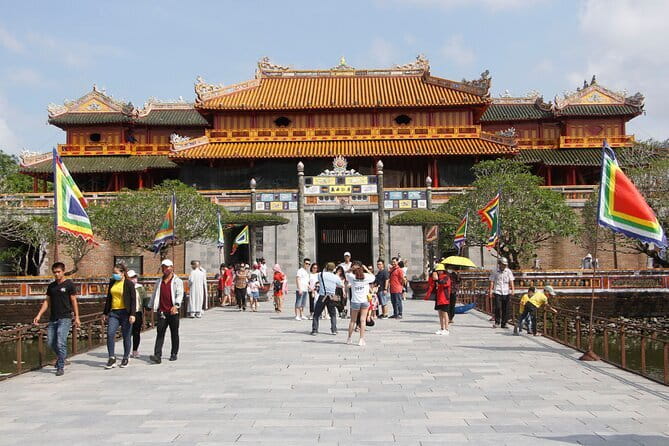 Hue Dragon Boat Tour: Perfume River, Royal Tombs, Hon Chen Temple - Price and entrance fees: is $57 good value?