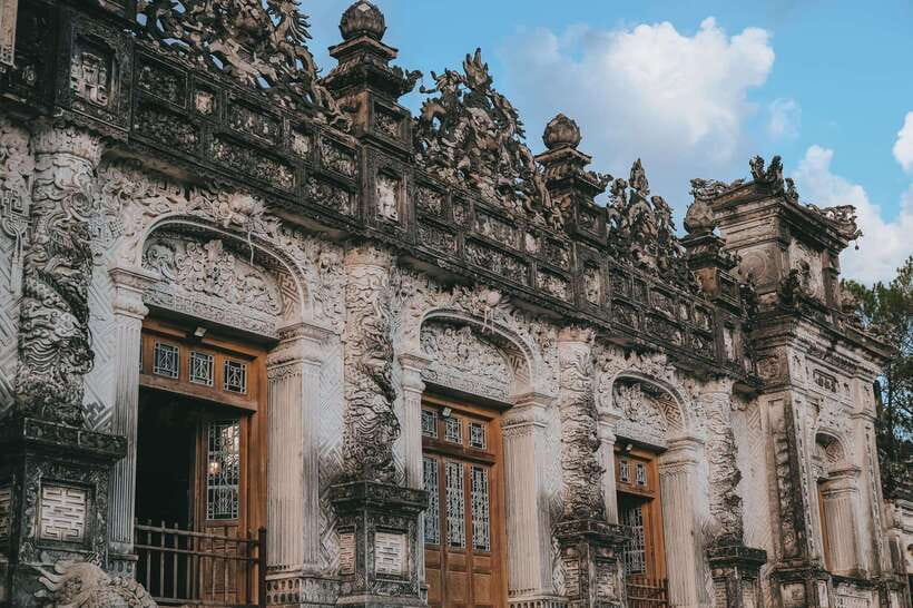 Hue :Exploring Royal City with Multi Options and Dragon Boat - Thien Mu Pagoda and Tu Hieu Pagoda: Buddhism with two different moods