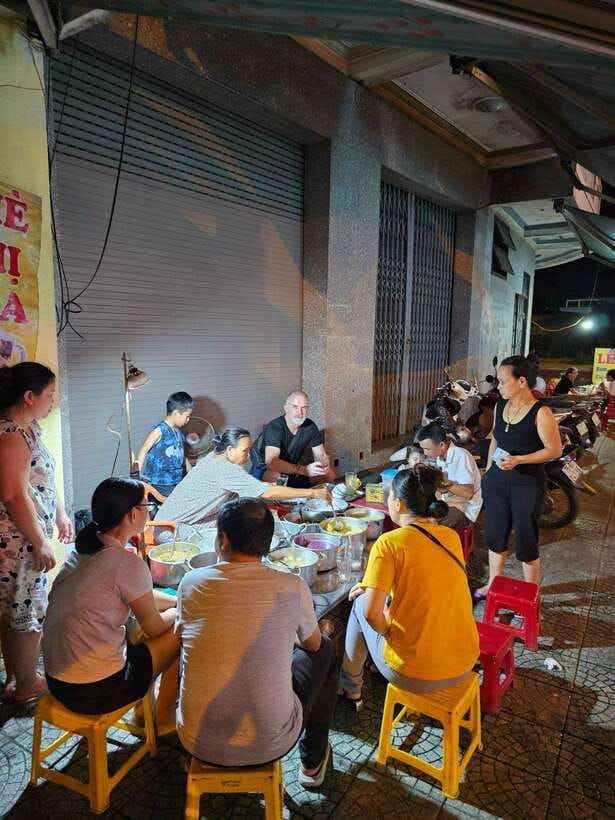Hue: Guided Local Food Tour with Stories - Hue Night Food Walk: Why This Timing Works