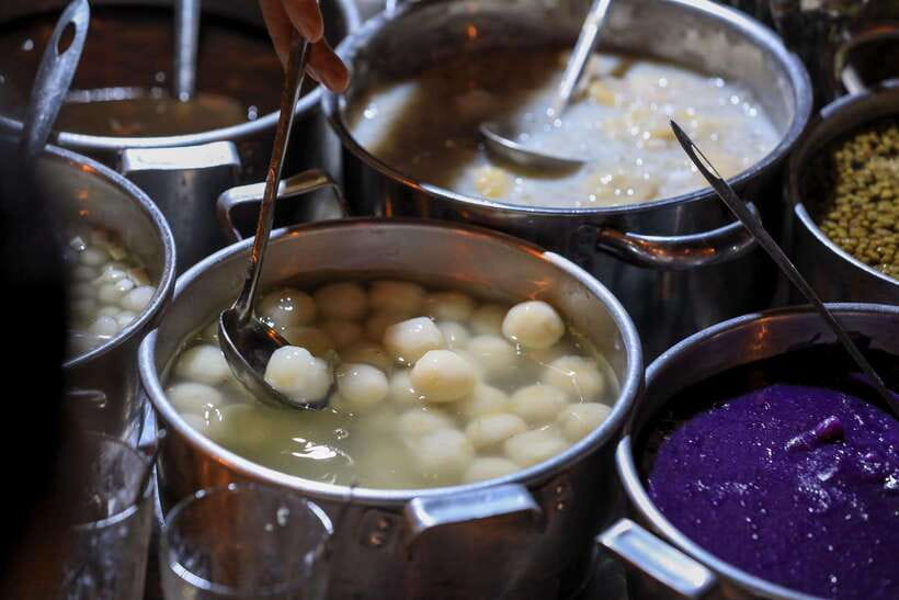 Hue: Guided Local Food Tour with Stories - How the Guide Turns Food Into Stories (Not Just Samples)