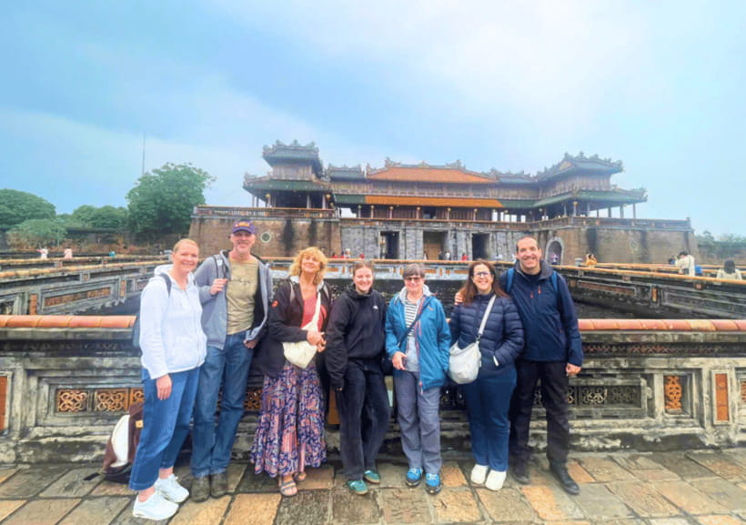 Hue Imperial Citadel, Tombs, Perfume River Boat Tour & Van - Perfume River Dragon Boat: A Calm Start Before The Main Sights