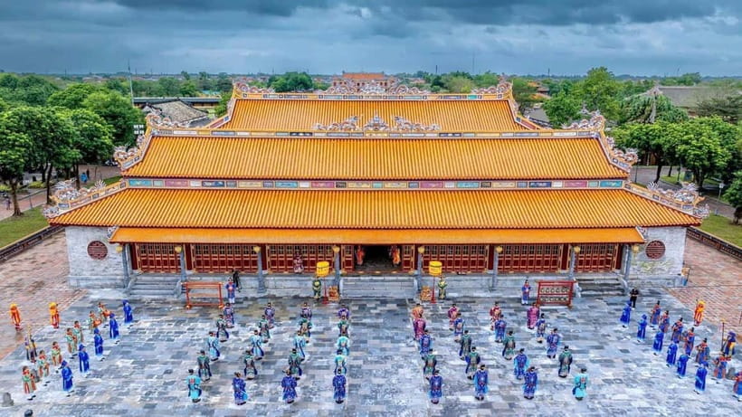 Hue Imperial City and Forbidden City Walking Private Tour - Meeting at Cửa Ngăn and ticket help that saves real time