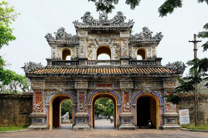 Hue: Imperial City Walk, Motorbike Tour & Private Car Options - Hai Van Pass photo stops: quick views with big reputation
