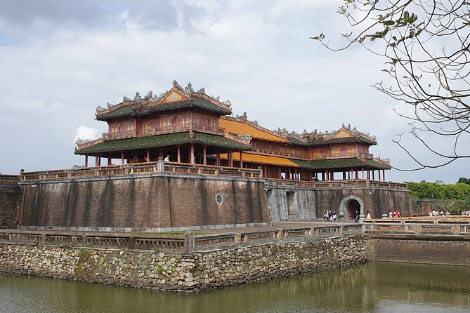 Hue Imperial City Walking Tour 2.5 Hours - How royal life worked: emperors, concubines, and eunuchs