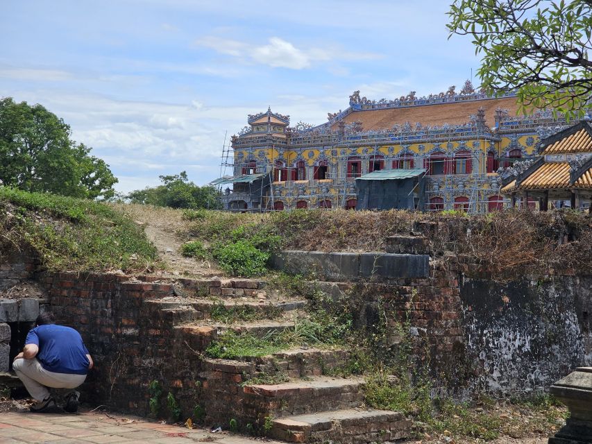 Hue Imperial city walking tour and optional royal tombs - Meeting Point at the Nine Holy Cannons, Then Straight Into the Story