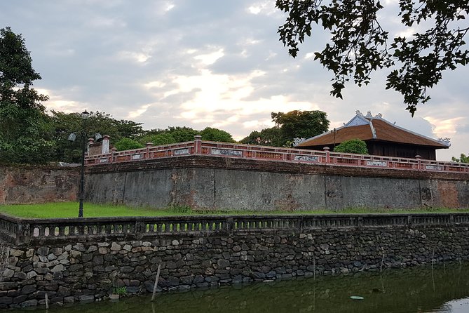 Hue Imperial City Walking Tour: Citadel & Forbidden City - Pavilions and Gates: Learning the Court’s Rules by Walking