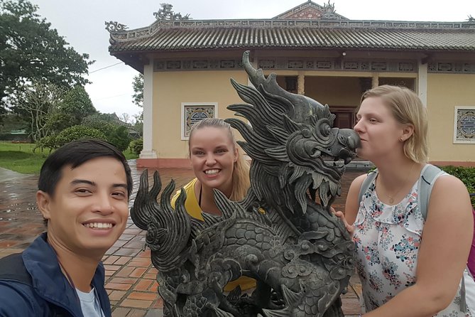 Hue Luxury Group Tour- Hue Daily Small Group Tour - Perfume River dragon boat trip: a cool break from royal stone