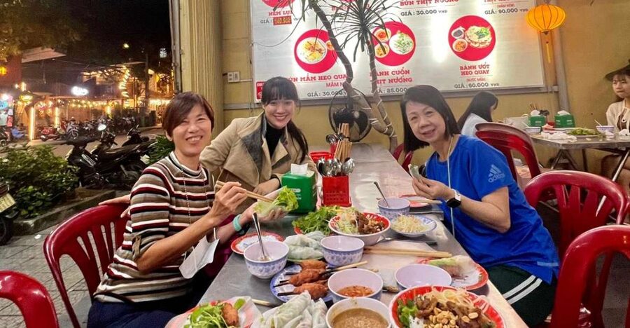 Hue: Night Street Food Tour by Cyclo with a Local Guide - Your nighttime cyclo ride in Hue
