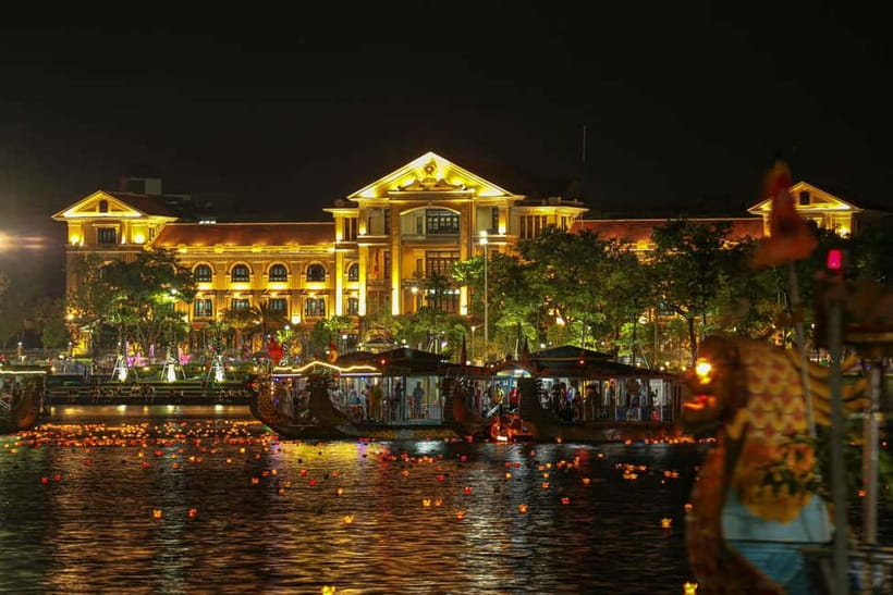Hue: Perfume River Dinner Cruise with Traditional Show - The Hue Singing Show, Traditional Costumes, and Lantern Release