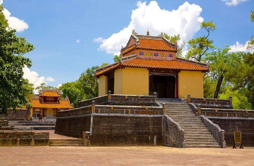 Hue: Private Dragon Boat, Pagoda, and Royal Tomb Tour - Longer versions include Thuy Bieu, Vong Canh Hill, and Dong Khanh