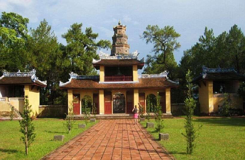 Hue: Private Dragon Boat, Pagoda, and Royal Tomb Tour - Thien Mu Pagoda: seven floors, one of Hue’s most important spiritual landmarks