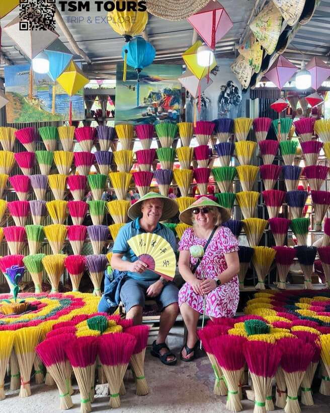 Hue: Royal Tombs & Pagoda Private Tour By Dragon Boat & Car - Thien Mu Pagoda: the 17th century anchor of Hue